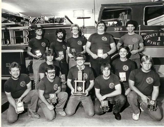1983 New Holland Fair Tug-O-War Championship Team:
Kneeling: Mike Kern, Barry Plank, Jeff Barrage, Tom Witman, Robert Robb. Standing: Scott Miller, Ted Ford, Jim Plank, Mike Hartz, Marvin Stoltzfus